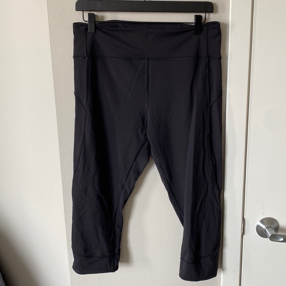 Black Lululemon Crop